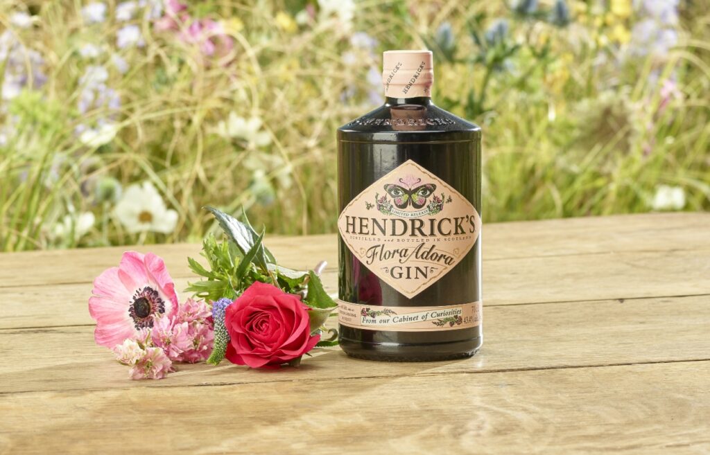 Hendrick’s Flora Adora Gin - Ασυνήθιστα λουλουδένια έκρηξη απόλαυσης!