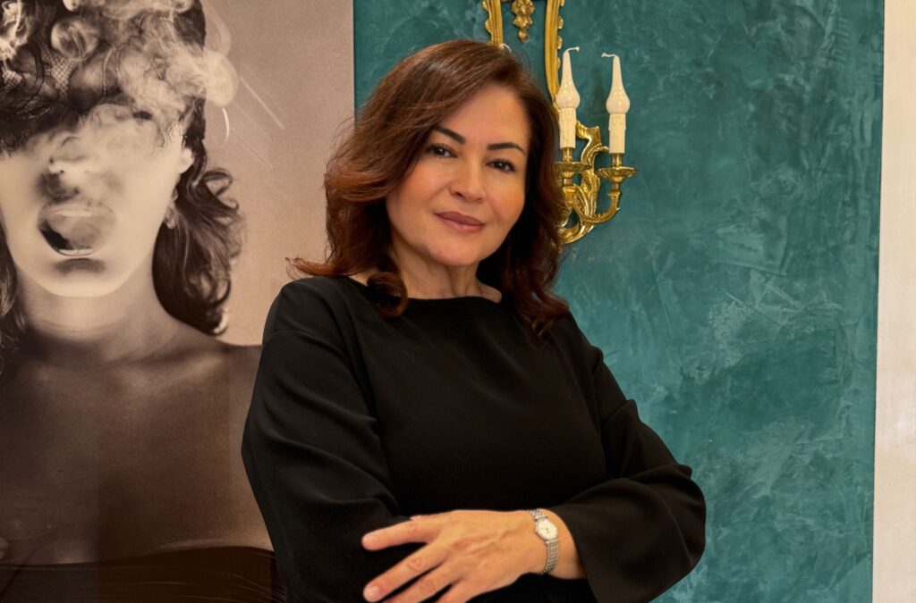 ∆ρ. Έλενα Τζαµαντάκη MD PhD - Η Ελληνίδα πλαστικός που ανατρέπει τα δεδοµένα για φυσικό αποτέλεσµα στο στήθος. Τεχνική Preservé™ by Motiva®