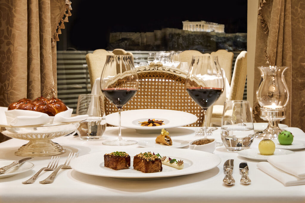 Nico Lazaridi «Μαγικό Βουνό» 35 χρόνια μαγείας - Μία επετειακή οινική εμπειρία στο εστιατόριο Tudor Hall