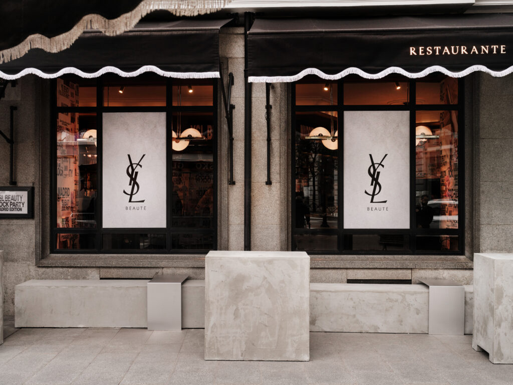 Η YSL Beauty κάνει takeover στο Cafe Comercial της Μαδρίτης