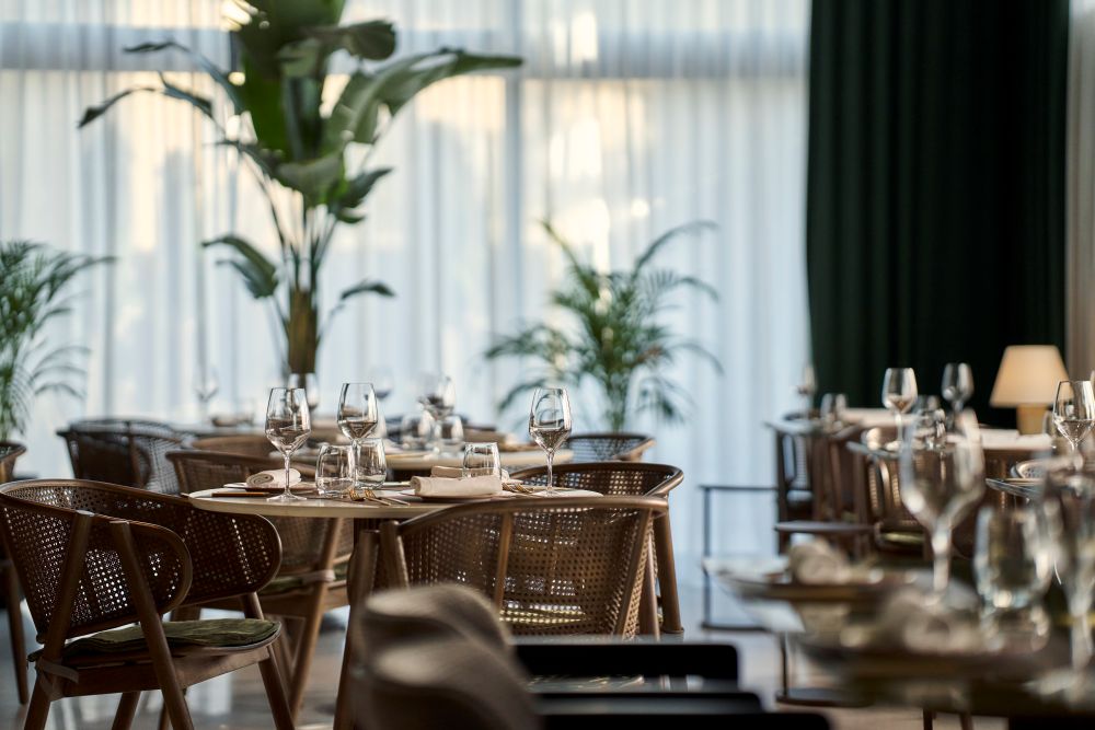 Lalane Athens: Νέα all-day brasserie στα βόρεια προάστια με την υπογραφή του Αλέξανδρου Τσιοτίνη