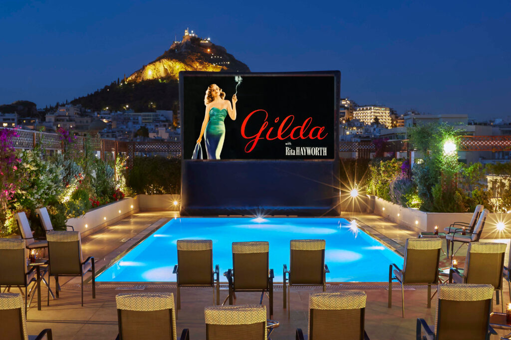 Pool Your Cinema - Σινεμά κάτω από τα αστέρια στην πισίνα του Μεγάλη Βρεταννία!